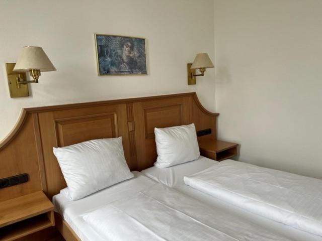 Hotel Roemischer Kaiser Trier Bagian luar foto