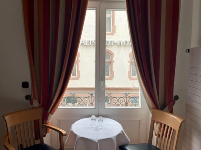 Hotel Roemischer Kaiser Trier Bagian luar foto