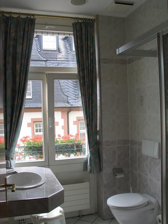 Hotel Roemischer Kaiser Trier Bagian luar foto