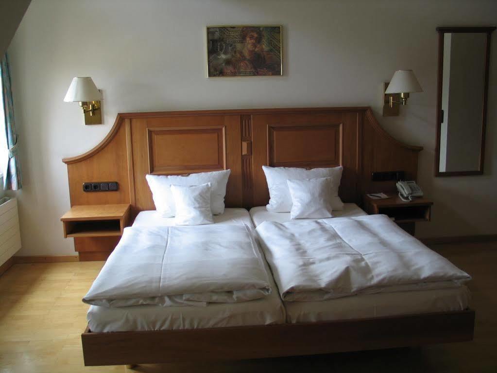 Hotel Roemischer Kaiser Trier Bagian luar foto